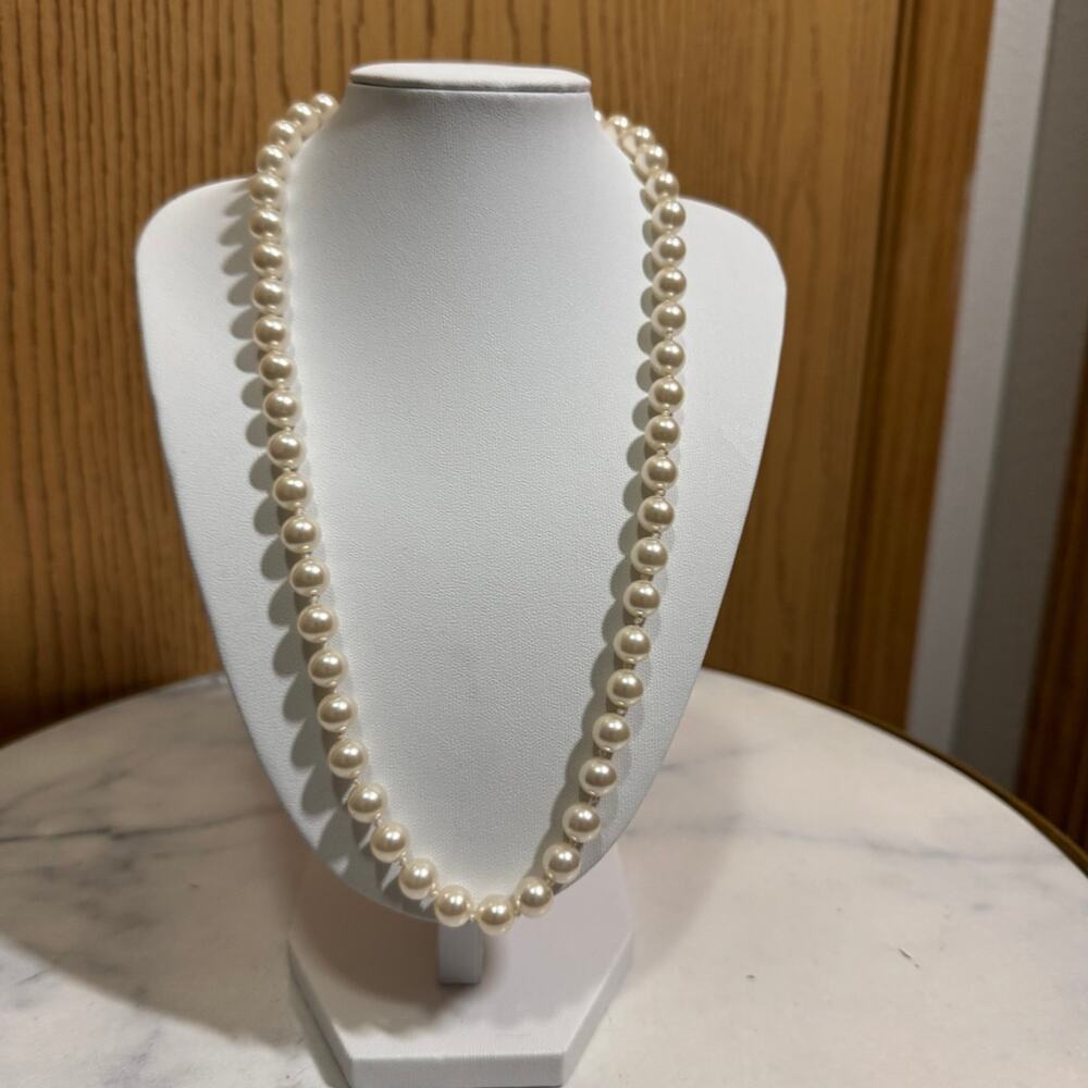 Roman Company Vintage Faux Pearl Necklace